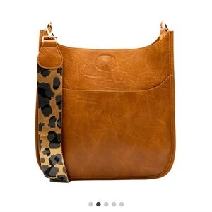 AH-Dorned classic camel cross body